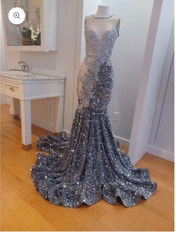 Silver Size 4 Ball gown on Queenly