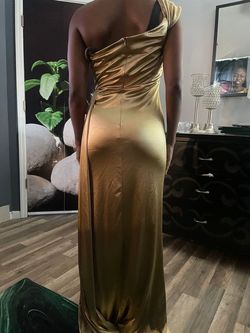 missord Gold Size 8 Floor Length Prom Gala Straight Dress on Queenly