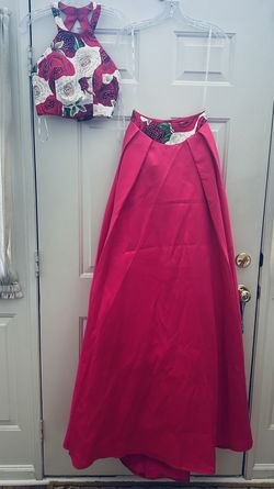Vienna Pink Size 00 Prom Halter Pageant Ball gown on Queenly