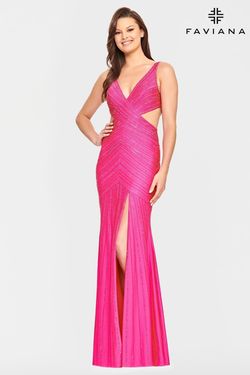 Style S10803 Faviana Pink Size 0 Barbiecore V Neck Pattern Side slit Dress on Queenly