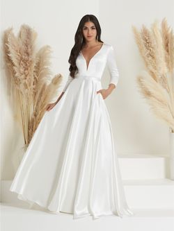 Style 48024-IVORY House Of Wu White Size 8 Jersey Tall Height Ball gown on Queenly