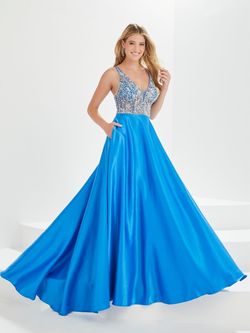 Style 16031 House Of Wu Blue Size 8 Tulle Floor Length Tall Height A-line Ball gown on Queenly