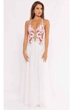 Style 3957 Primavera White Size 0 Ivory Floor Length Mermaid Dress on Queenly
