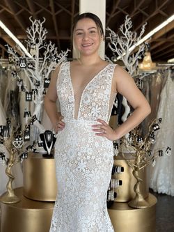 Nude Size 8 Mermaid Dress on Queenly