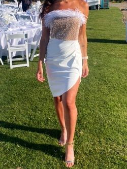 Lavish Alice White Size 6 Engagement Bachelorette Cocktail Dress on Queenly