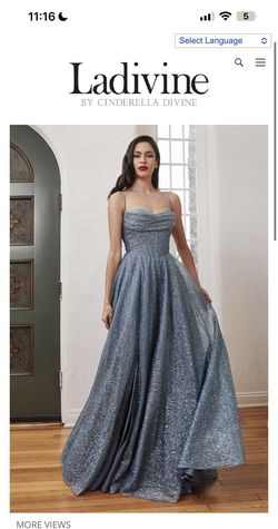 Ladivine By Cinderella Divine Blue Size 6 Fitted Corset Ball gown on Queenly