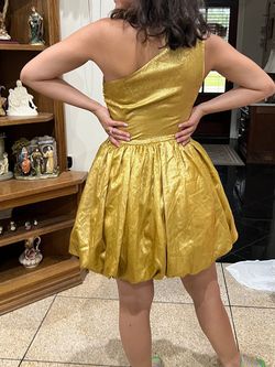 Gold Size 2 Cocktail Dress on Queenly