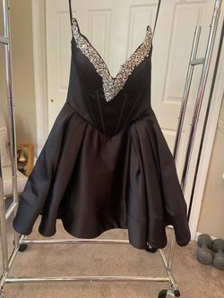 Style PS23324 Portia and Scarlett Black Size 4 Homecoming Cocktail Dress on Queenly