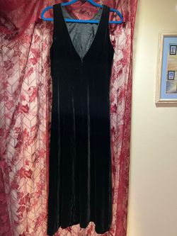 Carole Little Black Size 6 Semi-formal Winter Formal Medium Height Floor Length A-line Dress on Queenly