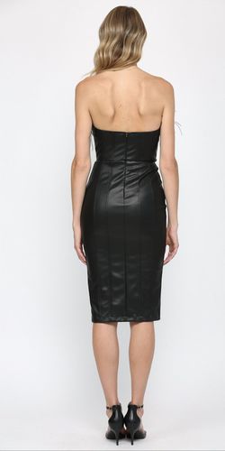 Style 1-2536490283-3236 Fate Black Size 4 Feather Tall Height Strapless Cocktail Dress on Queenly