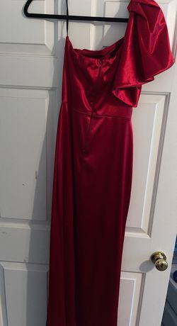 Windsor Red Size 8 Floor Length Prom Side slit Dress on Queenly
