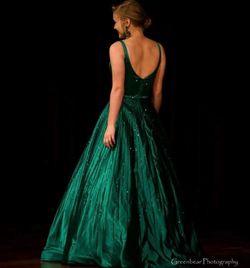 Sherri Hill Green Size 0 Pageant Floor Length Ball gown on Queenly