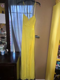 City vibe Yellow Size 4 Straight Dress on Queenly