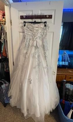 Tony Bowls White Size 6 Prom Ball gown on Queenly