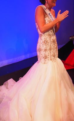 Sherri Hill White Size 6 Medium Height Plunge Mermaid Dress on Queenly