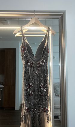 Terani Couture Silver Size 2 Floor Length Plunge Mermaid Dress on Queenly