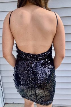 Style 1-614317030-3236 Alythea Black Size 4 Backless Sequined Cocktail Dress on Queenly