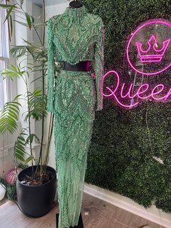 Albina Dyla Green Size 4 Free Shipping Pageant Side slit Dress on Queenly