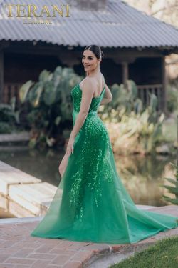 Style 232E1229 Terani Couture Green Size 6 Emerald Satin Tall Height Side slit Dress on Queenly