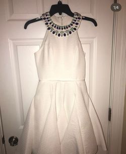 Mac Duggal White Size 4 Bachelorette Cocktail Dress on Queenly