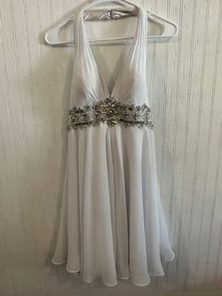 Tony Bowls White Size 2 Cocktail Dress on Queenly