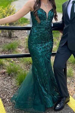 Amelia Couture Green Size 0 Plunge Floor Length Mermaid Dress on Queenly