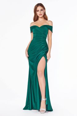 Style CDKV1050 Cinderella Divine Green Size 6 Emerald Tall Height Side slit Dress on Queenly