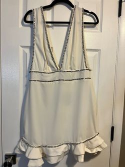 NBD White Size 12 Mini Plunge Nightclub Semi-formal Cocktail Dress on Queenly