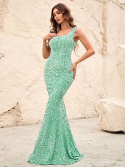 Style FSWD0530 Faeriesty Light Green Size 4 Square Neck Sequined Mermaid Dress on Queenly