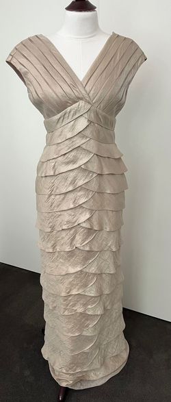 David's Bridal Nude Size 8 V Neck Cap Sleeve Ball gown on Queenly