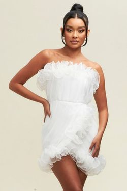 Style LD9448 Luxxel White Size 2 Strapless Tulle Cocktail Dress on Queenly