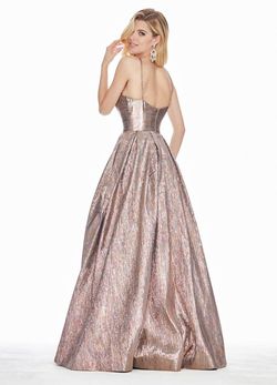 Style 1573 Ashley Lauren Gold Size 0 Floor Length 70 Off A-line Dress on Queenly