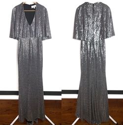 Badgley Mischka Silver Size 4 Sequined Black Tie Cap Sleeve Plunge Prom Straight Dress on Queenly