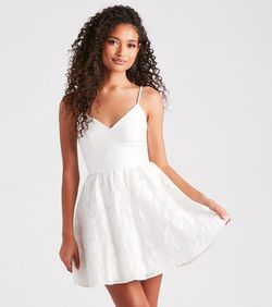Style 05101-2035 Windsor White Size 8 Graduation Cocktail Dress on Queenly