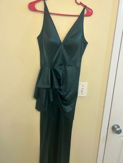 Style 156561 Blondie Nites Green Size 4 Plunge Jersey Side slit Dress on Queenly