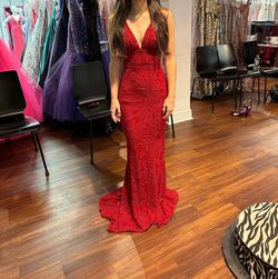 La Femme Bright Red Size 00 V Neck Lace Floor Length Mermaid Dress on Queenly