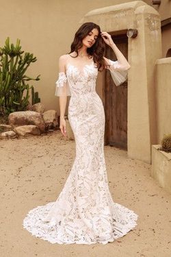 Style Ela Chic Nostalgia Nude Size 10 Sleeves Ivory Floor Length Mermaid Dress on Queenly
