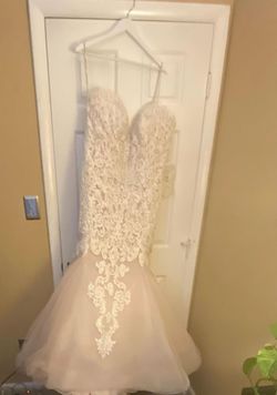 Style Alistaire Lynette Maggie Sottero White Size 20 Plunge Tulle Sheer Floor Length Mermaid Dress on Queenly