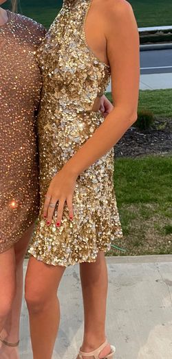 Style 51346 Sherri Hill Gold Size 4 Fun Fashion 70 Off Halter Cocktail Dress on Queenly