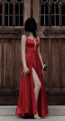 Clarisse Red Size 4 Plunge Prom Side slit Dress on Queenly