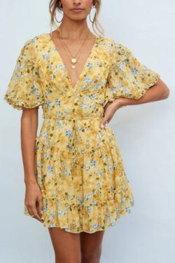 Style 62378D02 Saints and Secrets Yellow Size 2 Tall Height Floral 62378d02 Cocktail Dress on Queenly