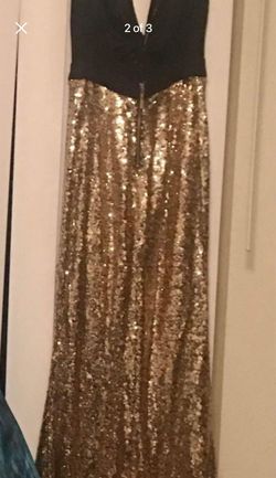 Windsor Gold Size 0 Floor Length Sequined Plunge Mermaid Dress on Queenly