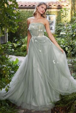 Style CDA1015 Andrea and Leo Green Size 10 Prom Floor Length Strapless Ball gown on Queenly