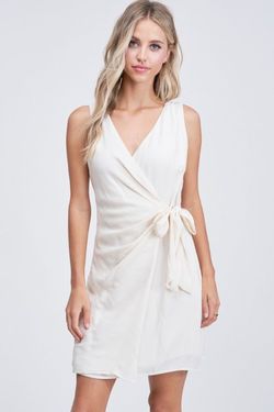 Style LD3441 The Clothing Company White Size 2 Engagement Cocktail Dress on Queenly