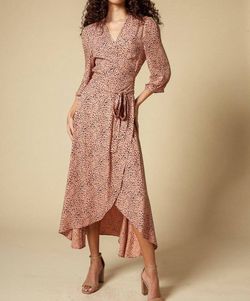 Style 1-1494772881-1498 ESQUALO Nude Size 4 V Neck Cocktail Dress on Queenly