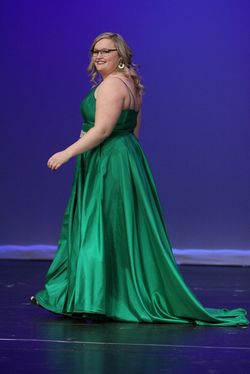 Sherri Hill Green Size 20 Floor Length Plus Size Prom Ball gown on Queenly