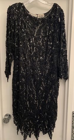 Bloomingdales Black Size 12 Sleeves Plus Size Cocktail Dress on Queenly