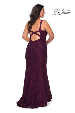 Style 29052 La Femme Red Size 14 Black Tie Plus Size Plunge Straight Dress on Queenly