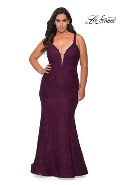Style 29052 La Femme Red Size 14 Black Tie Plus Size Plunge Straight Dress on Queenly