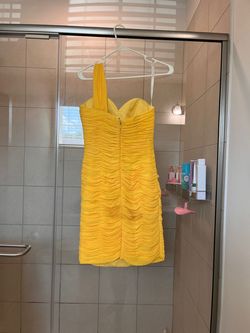 Terani Couture Yellow Size 2 Cocktail Dress on Queenly
